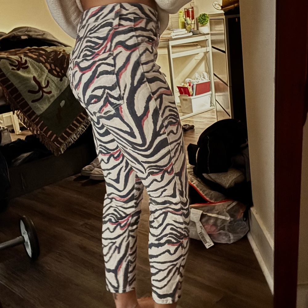 Zebra Print High-Waisted Jeans - Picture 2 of 5